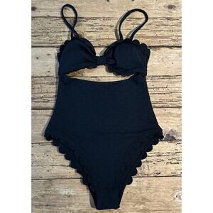 Cupshe Swim Women Sz XS One Piece Swimsuit Scalloped Trim Swimwear Black NWT